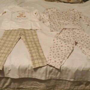 2 Sets of Girls' Pajamas in White / Beige Size US 5 / 6 NWT